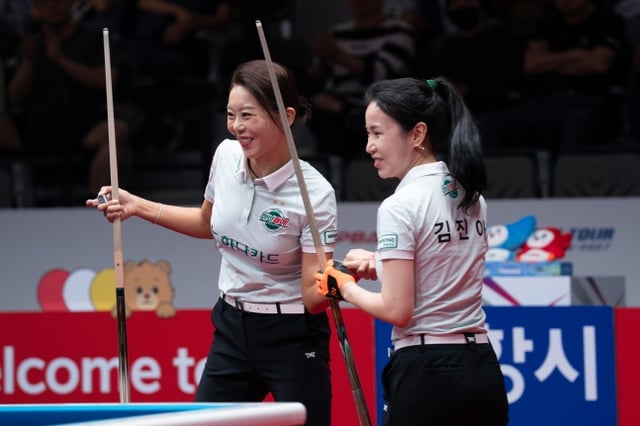 하나카드 김가영(왼쪽)과 김진아. /사진=PBA 투어 제공