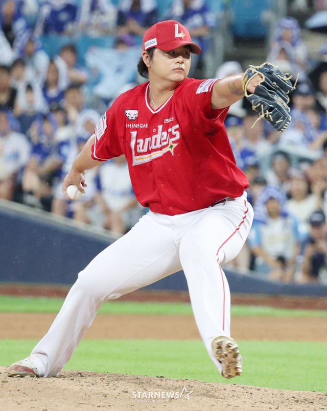 2026 신한 SOL KBO리그 삼성 라이온즈 대 SSG 랜더스 경기가 20일 대구 삼성라이온즈파크에서 열렸다. SSG 김민이 역투하고 있다. /사진=김진경 kim.jinkyung@