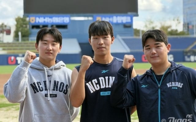 (From left) Lee Jun-hyuk, Kim Tae-hoon, Kim Nok-won. /Photo=NC Dinos provided