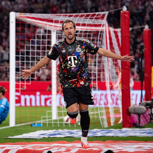 Harry Kane celebrates after scoring his 100th goal. /Photo=Bayern Munich Official Social Networking Service (SNS)