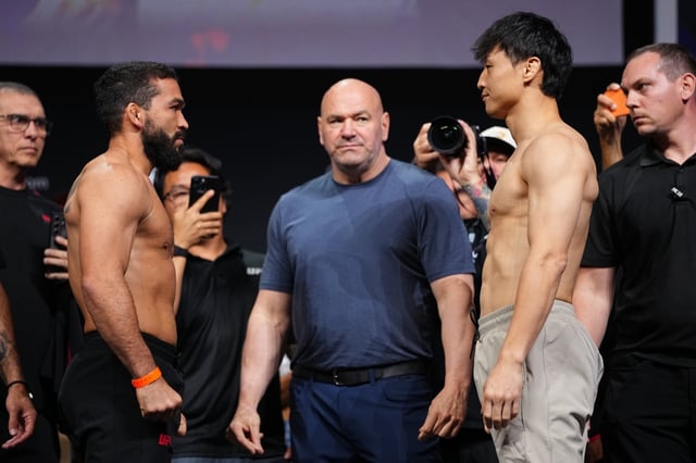최두호(오른쪽) 페이스 오프 중. /사진=UFC 제공