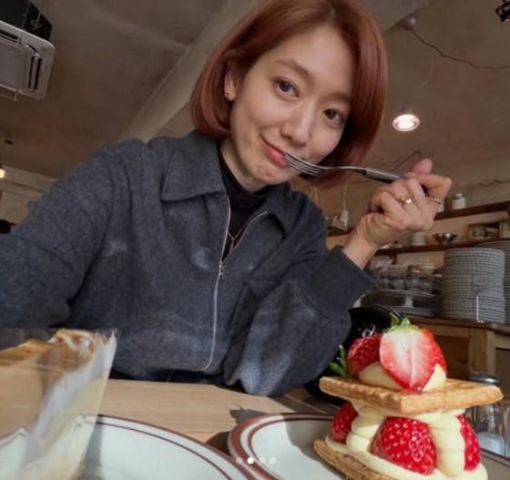 /Photo=Park Shin-hye’s personal account