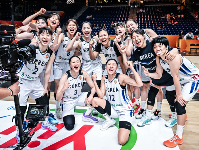 The Korean Yeo Ja-nong-gu (CEO) team. /Photo=FIBA