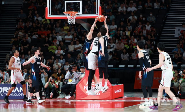 During the men's basketball final of the 2026 Aichi·Nagoya Asian Games held at the Aichi Prefectural Gymnasium in Nagoya, Japan, on the 20th. /Photo=NEWSIS