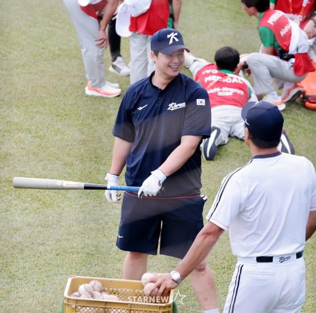 야구대표팀 노시환 21일 아이치현 오카자키 시민구장에서 열리는 2026 아이치·나고야 아시안게임 야구 조별리그 대한민국과 대만경기를 앞두고 타격훈련을 하고 있다. 2026.09.21. /사진=강영조 cameratalks@
