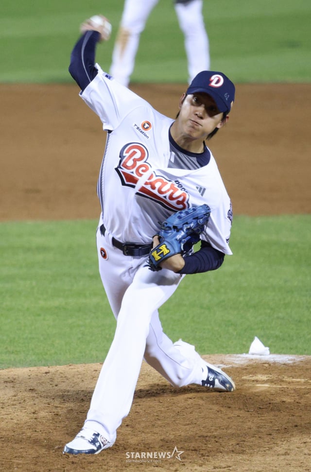 2026 新韩 SOL KBO 联赛斗山熊对阵 Kiwoom 英雄的比赛于 7日在首尔蚕室棒球场举行。斗山熊朴信智正在投球。/图片=金振景 kim.jinkyung@