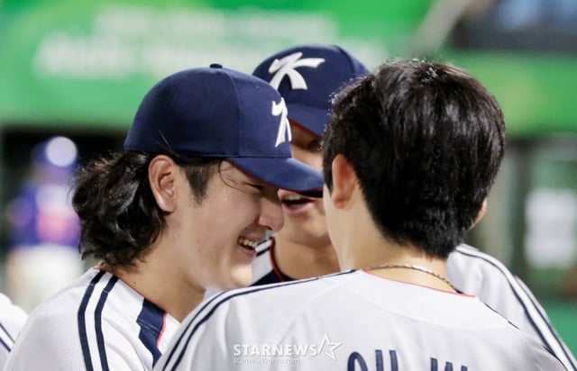 야구대표팀 선발투수 곽빈이 21일 아이치현 오카자키 시민구장에서 열리는 2026 아이치·나고야 아시안게임 야구 조별리그 대한민국과 대만경기에서 6회초 수비도 무실점으로 이어가고 있다. 2026.09.21. /사진=강영조 cameratalks@