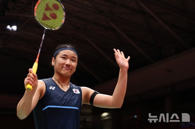 An Se-young celebrates after winning the second set. /Photo=NEWSIS