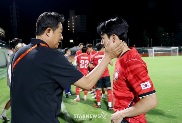 축구대표팀 이민성 감독이 22일 파로마 미즈호 럭비 스타디움에서 열리는 2026 아이치·나고야 아시안게임 축구 D조 한국과 사우디아라비아 경기를 지휘하고 있다. 2026.09.22. /사진=강영조 cameratalks@