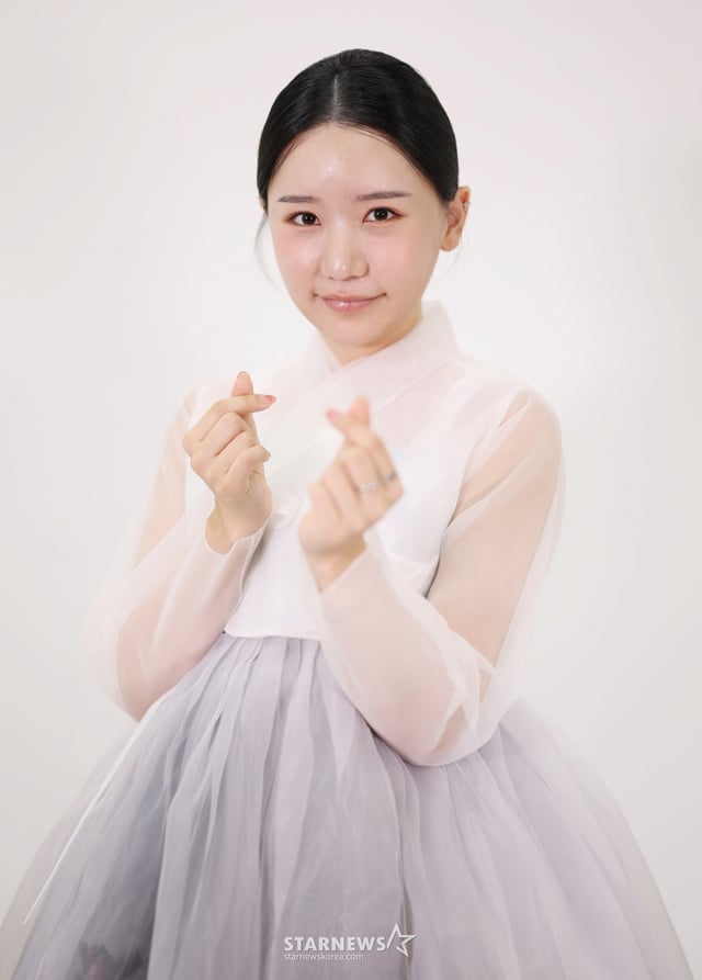 ngày 14 năm 2026 Phỏng vấn Tết Trung Thu của ca sĩ Song Ha-ye /Ảnh=Lee Dong-hun