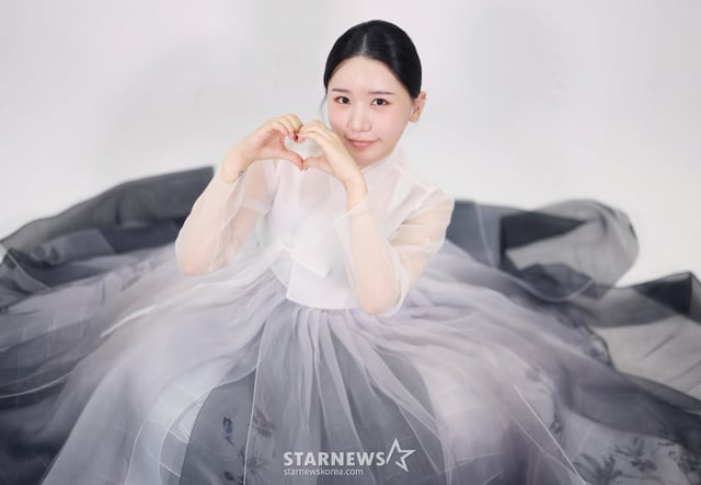 ngày 14 năm 2026 Phỏng vấn Chuseok của ca sĩ Song Ha-ye /Ảnh=Lee Dong-hun