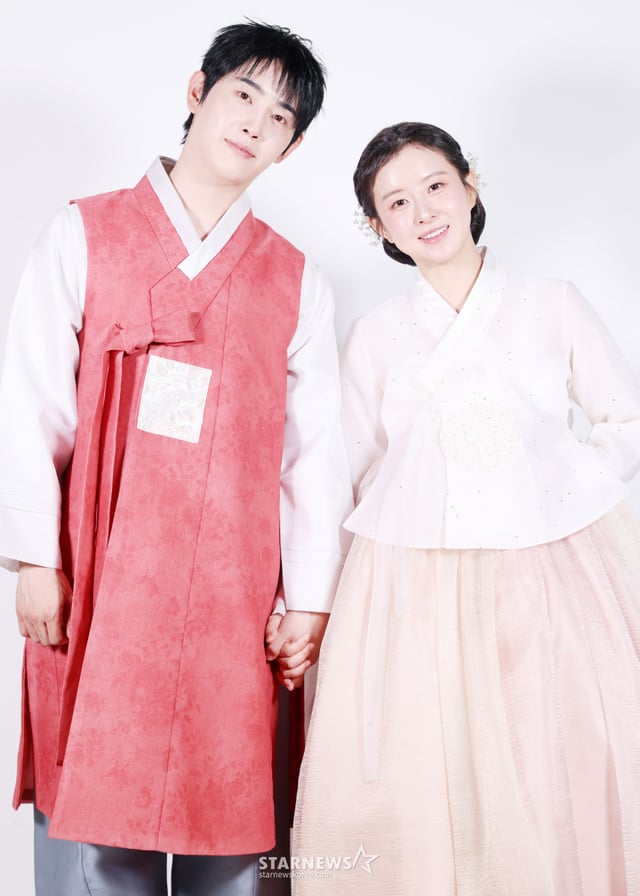 歌手パク·ヒョンホ(左)、ウン·ガウン夫婦/写真=キム·フィソン記者hwijpg@