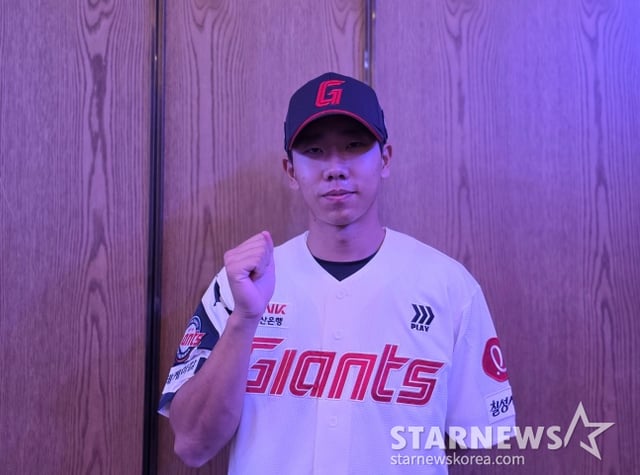 롯데 배종윤이 지난 21일 서울 송파구 롯데호텔 월드 크리스탈볼룸에서 열린 '2027 KBO 신인 드래프트'에서 스타뉴스와 인터뷰에 응했다. /사진=김동윤 기자 