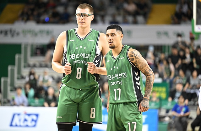헨리 엘런슨과 이선 알바노(오른쪽). /사진=KBL 제공