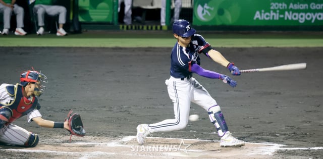 김도영이 25일 일본 도요하시 시민구장에서 열리는 2026 아이치·나고야 아시안게임 야구 슈퍼라운드 대한민국과 일본과의 경기 7회초 일본 선발투수 히구치에게 헛스윙 삼진으로 물러나고 있다. 2026.09.25. /사진=강영조 cameratalks@