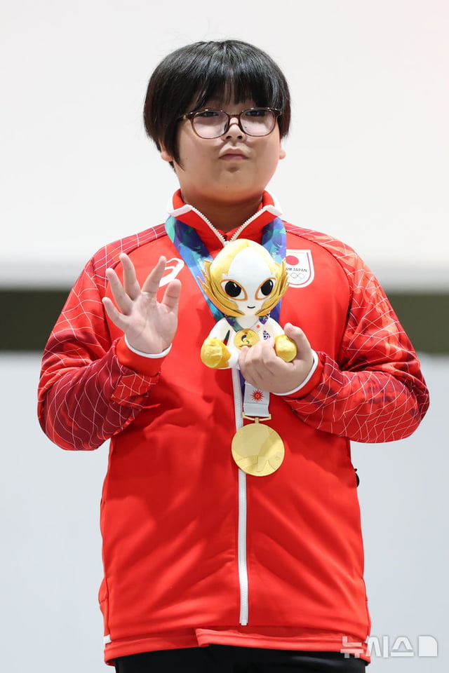 Kurihara maintains a calm expression even after winning the gold medal. /Photo=NEWSIS