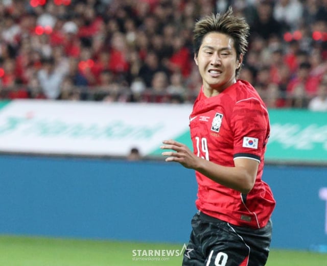 대한민국 축국구가대표팀이 28일 서울월드컵경기장에서 우루과이와 친선경기를 열었다. 이강인이 강한 슈팅이 빗나가자 아쉬워하고 있다. /사진=김진경 대기자.