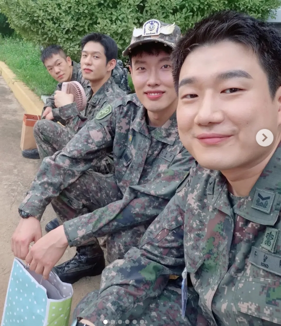 /Photo=SNS