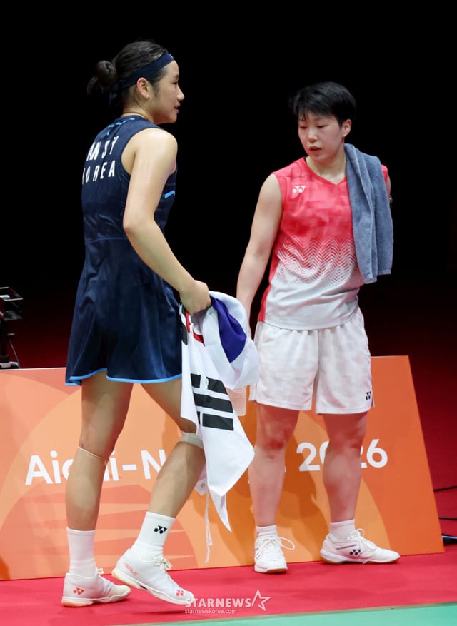 안세영이가 29 일 일본 이치노미야 시립체육관에서 열린 2026 아이치·나고야 아시안게임 배드민턴 여자단식 결승전에서 일본 야마구치 아카네를 2-0으로 셧아웃시키고 금메달을 차지했다. 2026.09.29. 안세영이가 29 일 일본 이치노미야 시립체육관에서 열린 2026 아이치·나고야 아시안게임 배드민턴 여자단식 결승전에서 일본 야마구치 아카네를 2-0으로 셧아웃시키고 금메달을 차지했다. 2026.09.29. /사진=강영조 cameratalks@