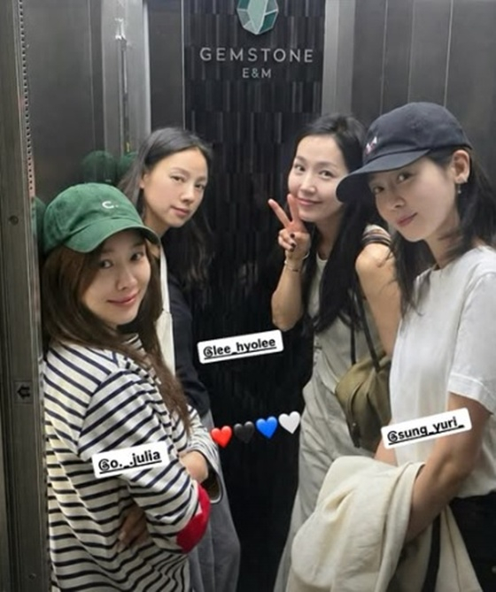 핑클 /사진=이진 SNS