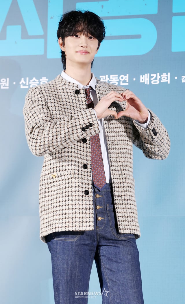 Actor Kim Jae-won poses at the production report for the film “Final Interview” (directed by Kim Jung-hoon), held on the 29th at Lotte Cinema Gangnam Station in Gwangjin District, Seoul. /September 29, 2026 /Photo=Kim Hwi-seon hwijpg@