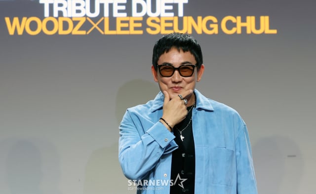 [서울=뉴시스] 조성우 기자 = 가수 이승철이 29일 서울 용산구 현대카드 언더스테이지에서 열린 데뷔 40주년 기념 트리뷰트 듀엣 프로젝트 앨범 선공개 헌정곡 '우리만의 이야기' 음감회에서 포즈를 취하고 있다. 2026.09.29. xconfind@newsis.com /사진=조성우