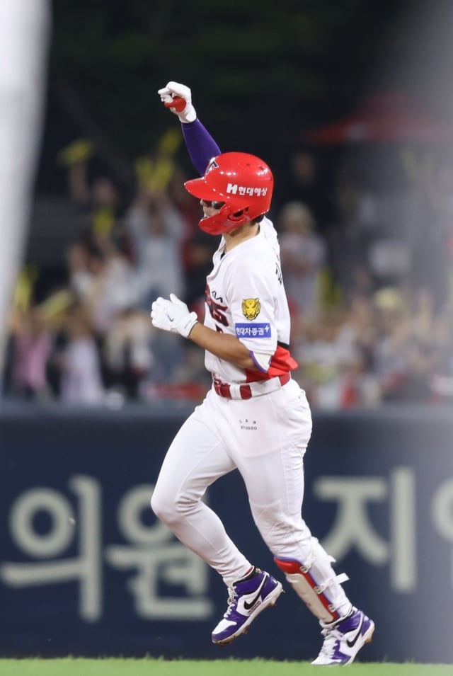 KIA 김도영이 29일 광주-기아챔피언스필드에서 열린 2026 신한 SOL KBO 리그 정규시즌 KT 위즈와 홈경기에서 시즌 41호포를 쳤다. /사진=KIA 타이거즈 제공