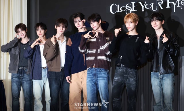 그룹 클로즈 유어 아이즈(CLOSE YOUR EYES)가 30일 오후 서울 강남구 더리버사이드호텔에서 진행된 미니 4집 '256th Note' 발매기념 기자간담회에서 포즈를 취하고 있다. /2026.09.30 /사진=이동훈 photoguy@