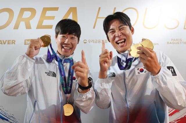 카누 조광희(왼쪽), 김효빈의 팀코리아 프렌즈&패밀리 라운지 방문 모습. /사진=대한체육회 제공
