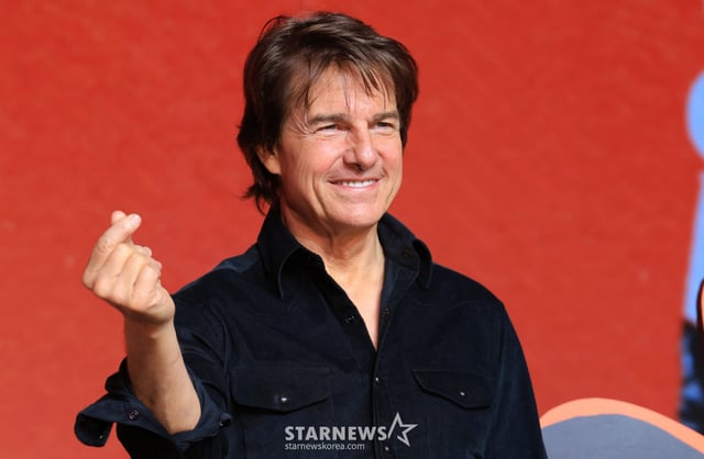 (Seoul=NEWS1) Reporter Kwon Hyeon-jin = Actor Tom Cruise posed while attending the press conference for his visit to Korea for the film "Digger" held on the 1st at Conrad Seoul in Yeongdeungpo-gu, Seoul. "Digger" is a work depicting the story of how a small crack that occurred at Digger Rockwell's (played by Tom Cruise) Greenland glacier drilling facility, where he is portrayed as an old-fashioned, eccentric chaebol, turns into an unprecedented catastrophe that shakes the world. October 1, 2026/NEWS1 Copyright © NEWS1. All rights reserved. Unauthorized reproduction and redistribution, use for AI learning prohibited. /Photo=NEWS1) Reporter Kwon Hyeon-jin