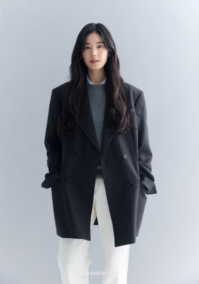 SBS 드라마 '재벌X형사2'의 배우 정은채가 22일 진행된 라운드 인터뷰를 위해 포즈를 취하고 있다. /사진제공=프로젝트 호수 2026.09.22 /사진=이동훈 photoguy@