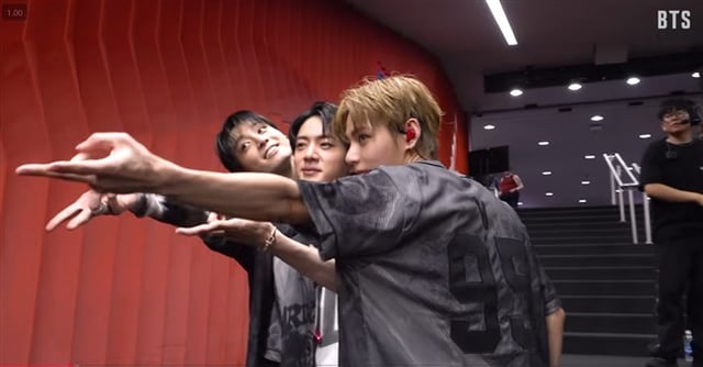 BANGTAN TV 'BTS WORLD TOUR 'ARIRANG' IN EUROPE Sketch'
