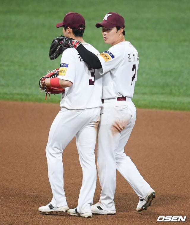 2020시즌 김혜성(왼쪽)과 김하성의 모습.