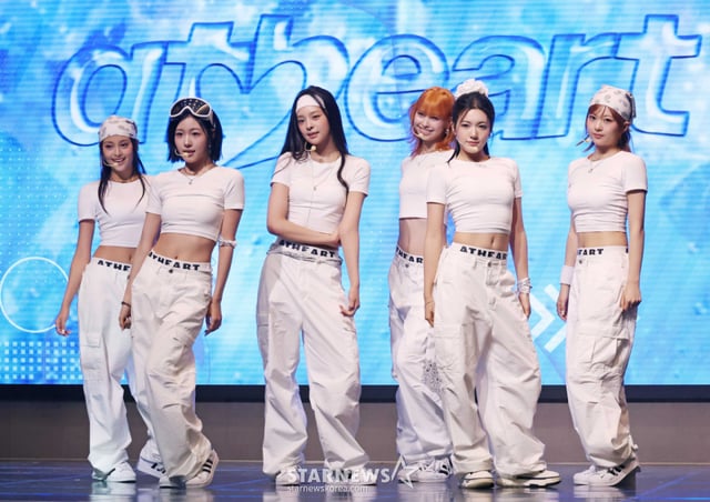 Girl group AtHeart performs their new song at the production press conference and showcase for the release of "3!4!", the second single from the Time Travel Project, held on the 19th in the afternoon at Rise Autograph Collection in Mapo-gu, Seoul. The 'Time Travel Project' is AtHeart's global remake series that reinterprets classic songs that received great love in the past with a contemporary sensibility. /August 19, 2026 /Photo=Lee Dong-hoon photoguy@