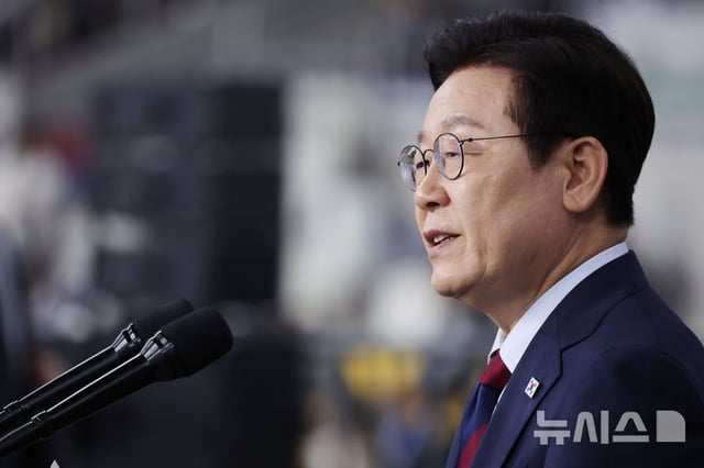 지난 2025년 10월 부산에서 열린 전국체전 개회식에 나선 이재명 대통령. /사진=뉴시스(대통령실통신사진기자단)