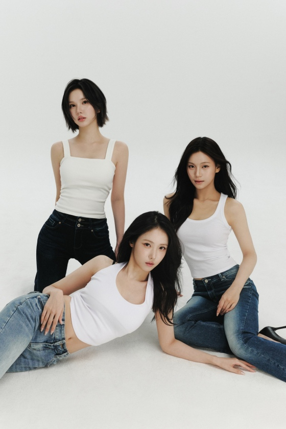(From left) Eunha, Sinbi, and Umji /Photo=Uncore