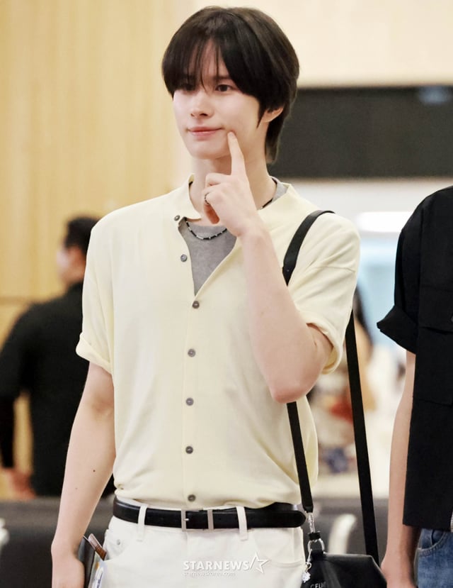 그룹 투어스(TWS) 경민이 일본 일정 차 9일 오전 김포국제공항을 통해 출국하고 있다. 2026.07.09 /사진=임성균 tjdrbs23@