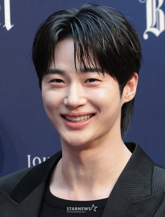 (Seoul=NEWS1) Reporter Kwon Hyeon-jin = Actor Byeon Woo-seok 2026.8.21/NEWS1 Copyright © NEWS1. All rights reserved. Unauthorized reproduction and redistribution, as well as use for AI learning, are prohibited. /Photo=NEWS1) Reporter Kwon Hyeon-jin