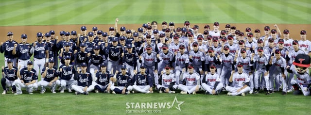 The LG Twins played their final home game at Jamsil Stadium in the 2026 Shinhan SOL KBO League on the 7th against the Doosan Bears. Players from the LG and Doosan, who share Jamsil Stadium, pose for a commemorative photo before the game. Jamsil Baseball Stadium will begin demolition in December to start reconstruction, returning as a 30,000-seat dome stadium by the end of 2031. /Photo=Kim Jin-kyung kim.jinkyung@