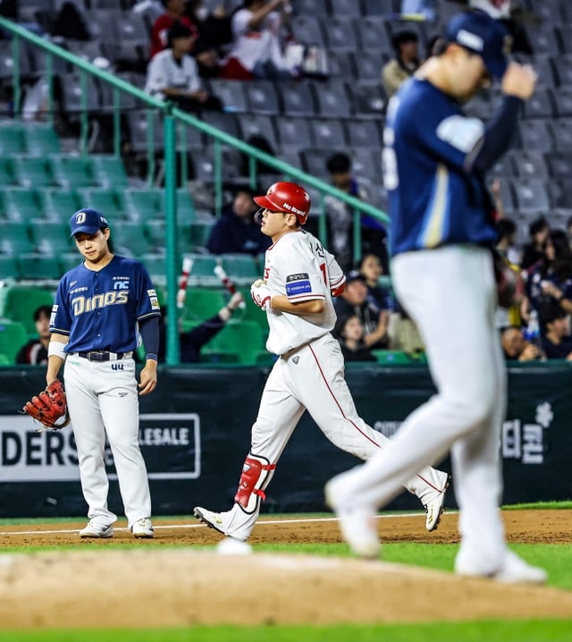 SSG 랜더스 전의산이 7일 인천 SSG랜더스필드에서 열린 2026 신한 SOL KBO리그 홈경기에서 4번 타자 1루수로 선발 출전해 3회말  선제 스리런 홈런을 날리고 베이스를 돌고 있다. /사진=SSG 랜더스 제공