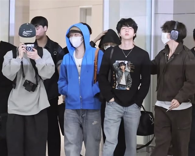 방탄소년단(BTS) 진, 제이홉, 뷔, 지민, 정국이 남미 월드투어 공연을 위해 30일 오전 인천국제공항을 통해 출국하고 있다. 2026.09.30 /사진=임성균 tjdrbs23@사진=인천국제공항 임성균 기자