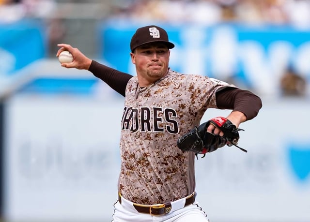 Мейсон Миллер во время подачи. /Фото: официальный аккаунт San Diego Padres в социальных сетях