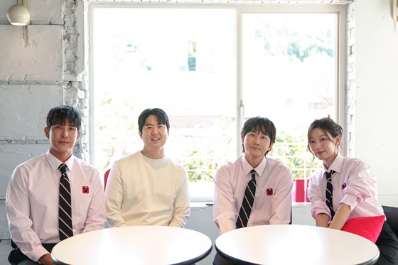 황재균(왼쪽부터), 이기연 PD, 황재균, 이용진, 정예인/사진=티빙
