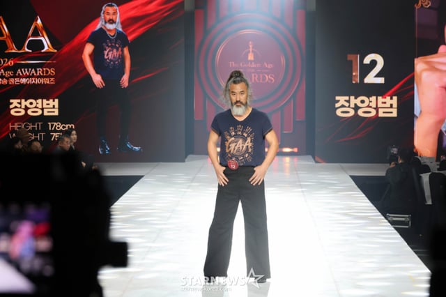 8日午後、ソウルセビッ島フローティングアイランドコンベンションホールで開かれた「2026マネートゥデイ放送ゴールデンエイジアワード」(2026MTN GAA)で参加者たちがポーズを取っている。 2026.10.08 /写真=イム·ソンギュンtjdrbs23@