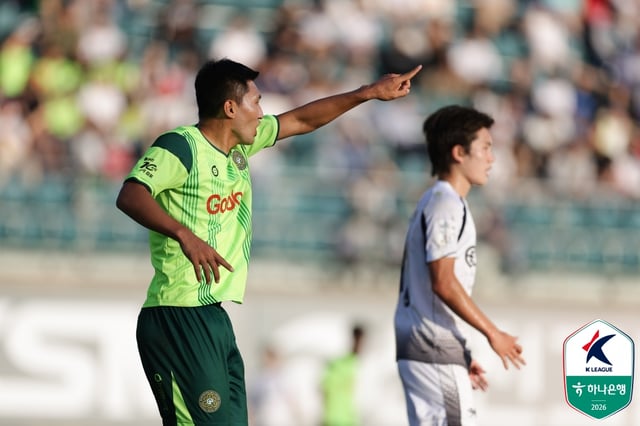Kim Dong-min (izquierda). /Foto=Korea Professional Football League