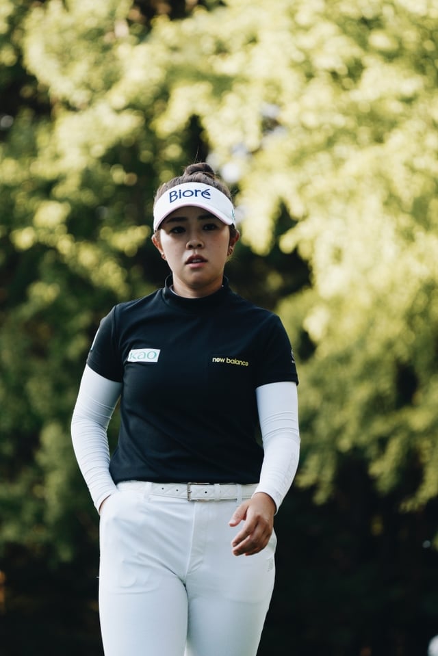 Miyu Yamashita comes down from the teeing ground after completing her tee shot during the third round of the Ladies European Tour (LET) Aramco Korea Championship on the 10th at New Korea Country Club (par 72) in Goyang, Gyeonggi Province. /Photo=Provided by the tournament organizing committee
