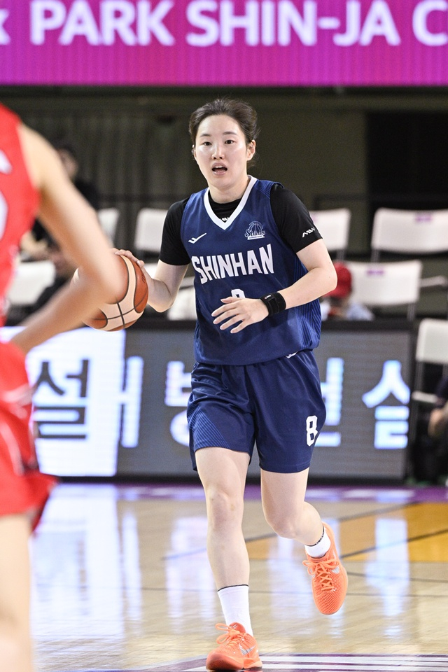 경기에 집중하는 김지영. /사진=WKBL 제공