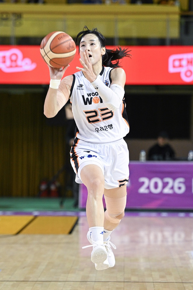 試合に集中するキム·ダンビ。 /写真=WKBL提供