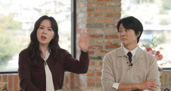 왼쪽부터 하희라, 최수종 /사진=tvN '유 퀴즈 온 더 블럭'