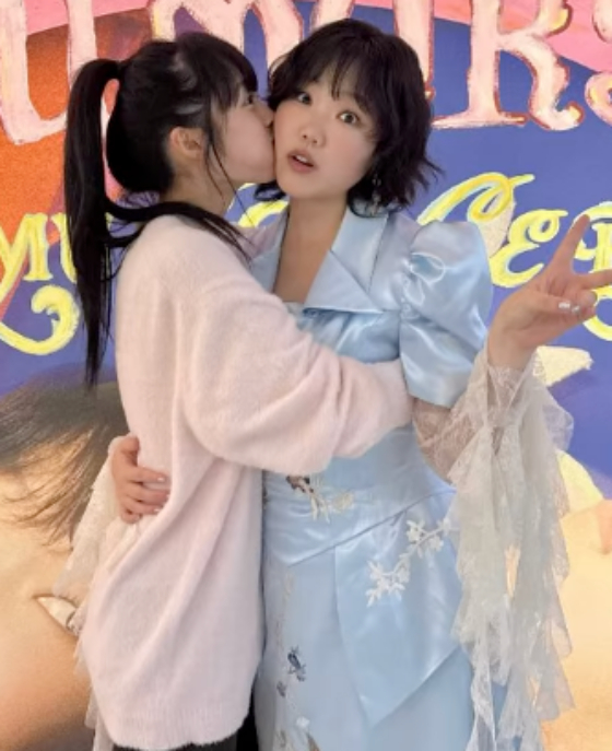 キム·ボラ(左)、キム·スヒョン/写真=キム·ボラSNS